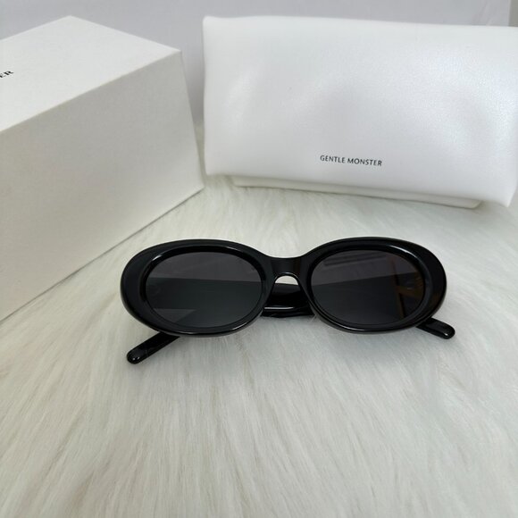 GENTLE MONSTER Sleek Black Oval Sunglasses - Picture 3 of 8